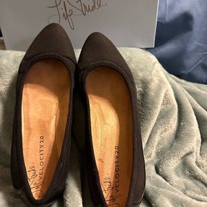 Lifestride velocity 2.0 black heals